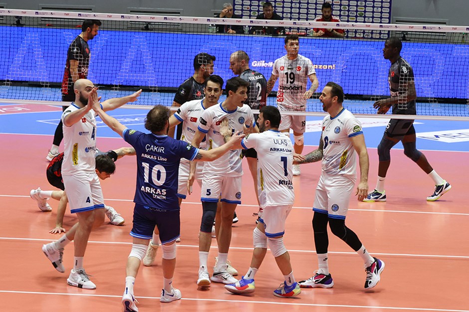 Arkas Spor, CEV Kupası'nda çeyrek finale yükseldi