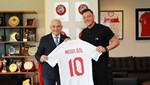 Mesut Özil, TFF Başkanı Mehmet Büyükekşi'yi ziyaret etti