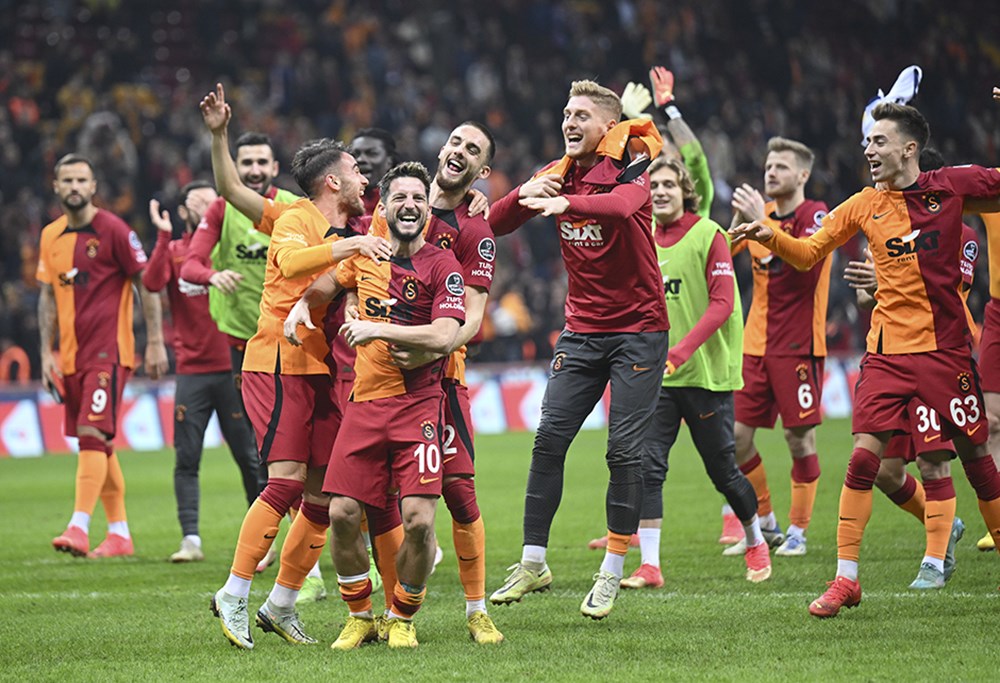 "Kornerden önce faul vardı" Galatasaray için ne yazdılar?  - 3. Foto