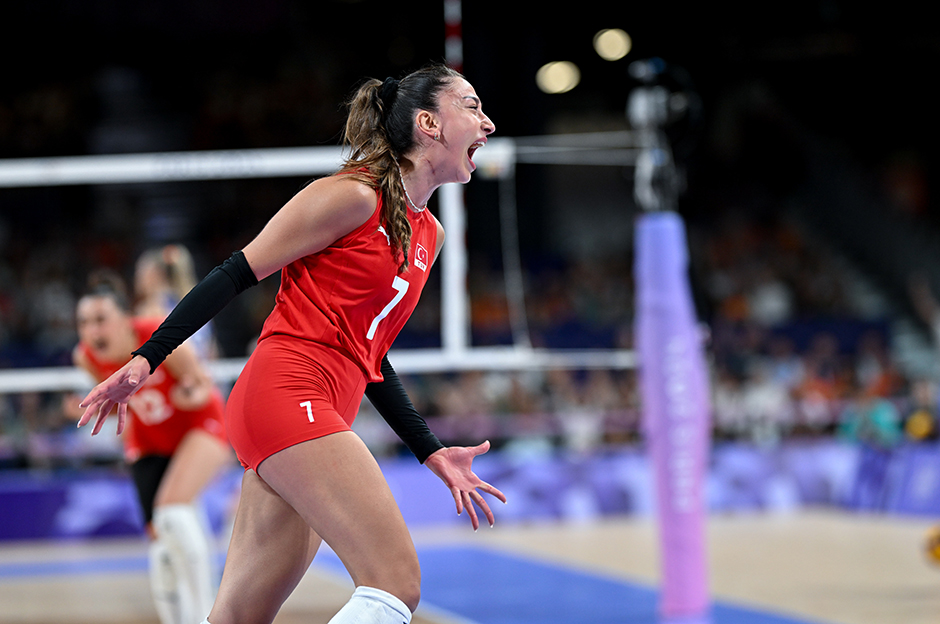 Hande Baladın'dan transferine dair net açıklama geldi: Eczacıbaşı'ndan ayrılıyor mu?  - 3. Foto