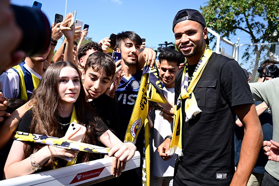 Fenerbahçe'nin yeni transferi Youssef En-Nesyri, İstanbul'a geldi