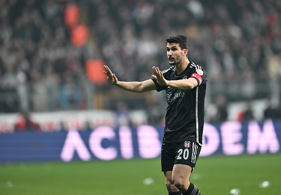 Necip Uysal'dan hakem tepkisi