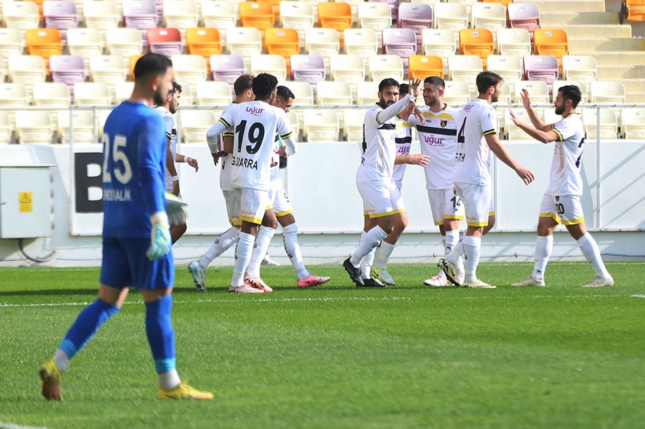 İstanbulspor'dan Malatya'da 4 gollü galibiyet