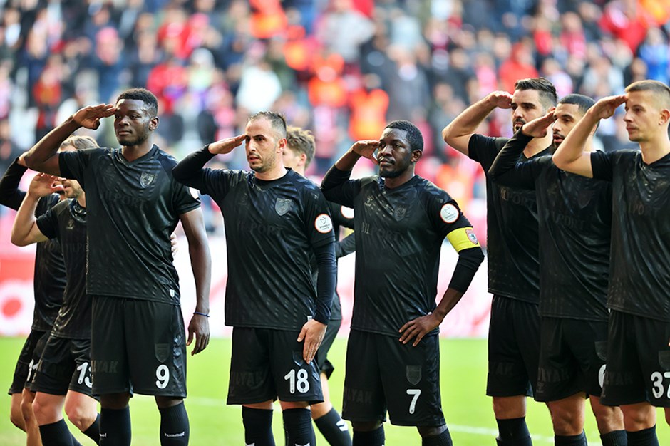 Samsunspor, Sivasspor'u ilk yarı golleriyle mağlup etti