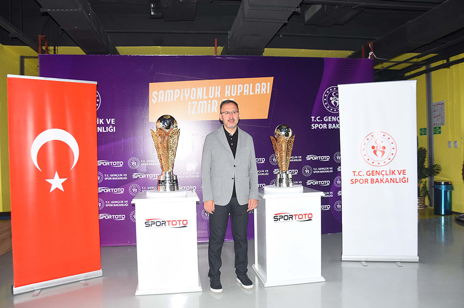 Süper Lig ve 1. Lig'in şampiyonluk kupaları tanıtıldı  - 3. Foto