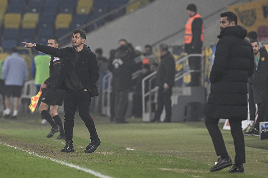 Emre Belözoğlu: "Gece gündüz gibi iki farklı yarı oynadık"