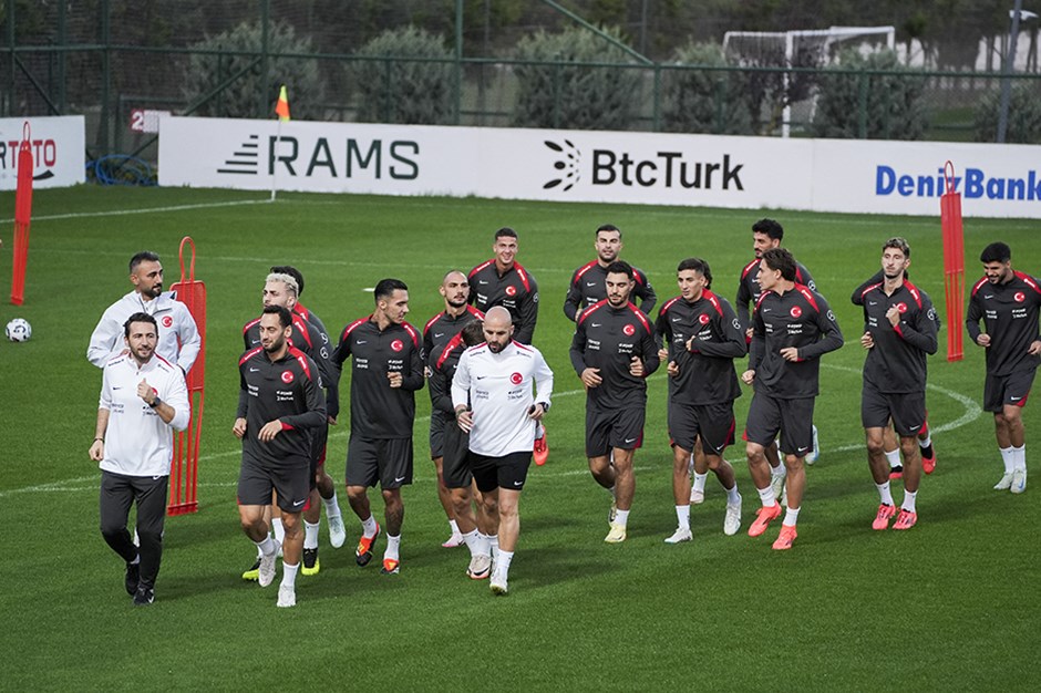 A Milli Futbol Takımı, Karadağ maçının hazırlıklarına başladı