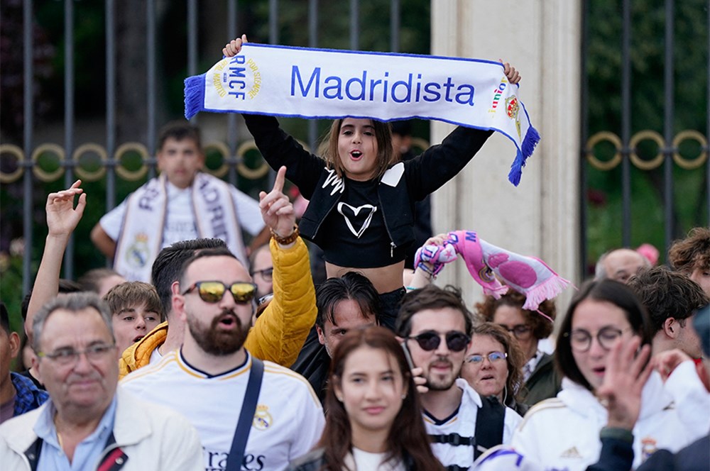 Real Madrid taraftarları şampiyonluğu kutladı  - 5. Foto