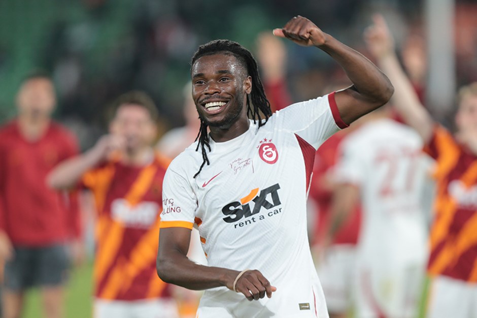 Süper Lig | Galatasaray'da Adekugbe için karar verildi: Bonservisi alınacak mı?