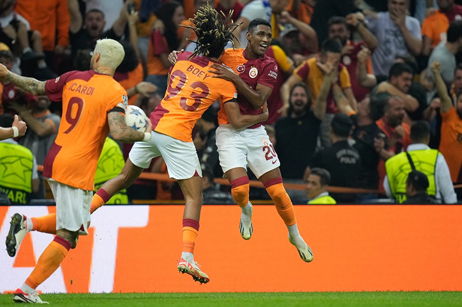 Galatasaray iki dakikada geri döndü, 1 puanı kaptı