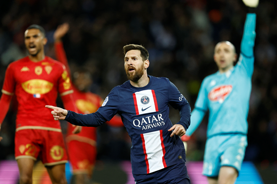 Messi sahnede! 3 puan PSG'nin...