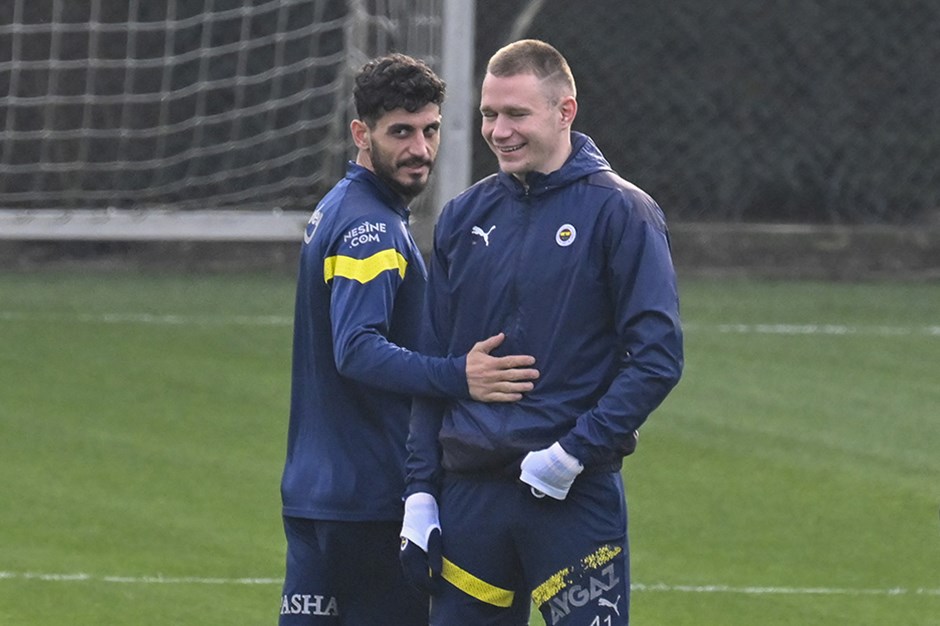 Fenerbahçe'de yeni transfer Samet Akaydın topbaşı yaptı